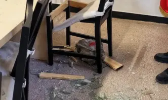 Счупено е стъкло на партийната централа на партия Възраждане в