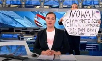 Марина Овсянникова е в неизвестност, без връзка с адвокатите си