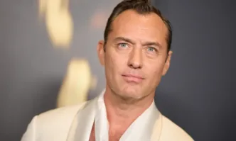 Английският актьор Джъд Лоу вече може да се похвали със