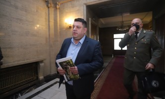 Депутатът от БСП Атанас Зафиров от парламентарната комисия по отбрана