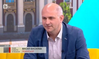 Директорът на Народния театър Васил Василев във Фейсбук Срамувам се от