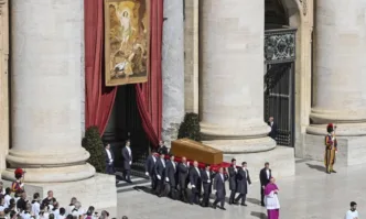 Ковчегът на папа Франциск пристигна в базиликата Санта Мария Маджоре