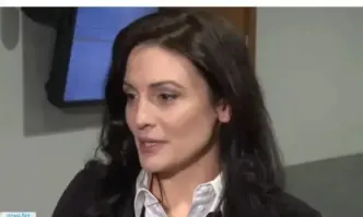 Тя се яви в Софийски районен съд по дело за