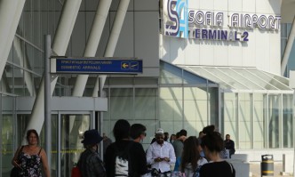 Няма пострадалиСамолет на Луфтханза който е трябвало да излети тази