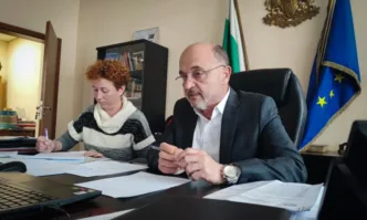 Отново заявяваме че имаме прекомерно много ваксини нисък ваксинационен обхват