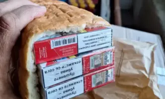 61 160 къса 3058 кутии цигари скрити в хляб задържаха