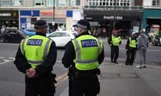 11 годишно момиче и 34 годишна жена са намушкани с нож при