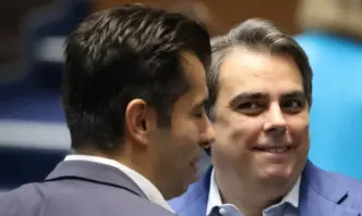 От Фейсбук профила на Калина АндроловаКирил Петков написал в страницата