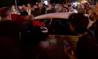 Трима са задържани за нападението на кола с жена и деца при Румънското посолство