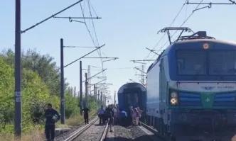 Пътнически влак дерайлира между Стара Загора и село Калитиново