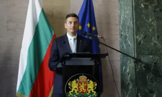 Избраха машините за удостоверяване преди президентските избори