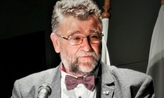 От Фейсбук профила на писателя Христо СтояновНе ви ли приличат