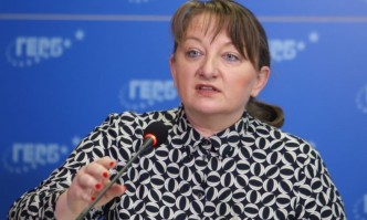 Деница Сачева с призив към Рашков: Като има такива връзки да помоли Божков да се върне и да плати дължимото на хазната