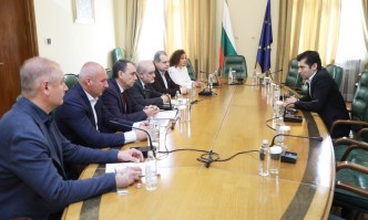 Браншът остава в стачна готовност Българска браншова камара Пътища засега