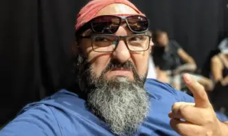 От Фейсбук профила на Венци МицовПаркира свойта тротинеткамладеж на име