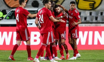 Досегашният треньор на ЦСКА Стойчо Младенов и неговите помощници Анатоли