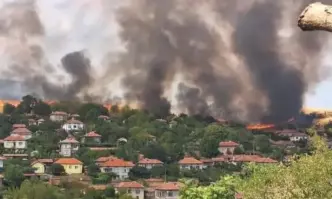 Напълно е потушен пожарът в и около свищовското село Ореш