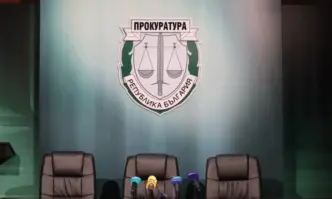 Сигналът се отнася за обществена поръчка за избор на оператор