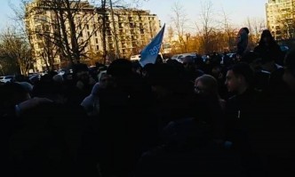 Протест на ГЕРБ пред ГДНП (ВИДЕО)