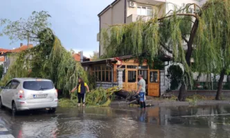 Частично бедствено положение след силната буря в Поморие (СНИМКИ)