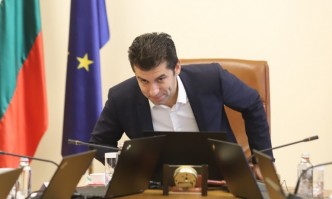 Кирил Петков ще се срещне утре с премиера на Гърция