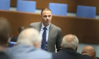 От Фейсбук профила на депутата от ГЕРБ СДС Александър Ненков Някой