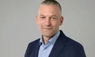 Колегата му твърди че се е качил пиян на колата