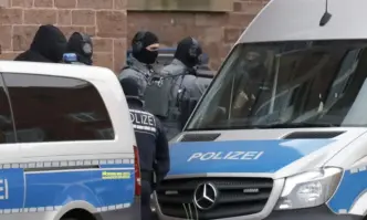 Германски следователи арестуваха вчера 17 годишен младеж в северната провинция Шлезвиг Холщайн