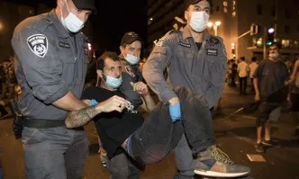 Израел: Полицията разчисти протестиращите пред резиденцията на Нетаняху