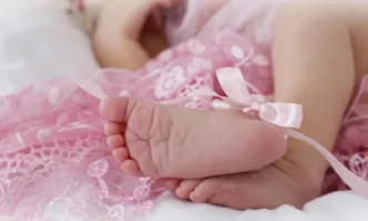 Бебе на един месец почина в Царево, родителите са задържани