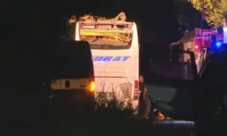 Тежка катастрофа с автобус на пътя Велико Търново-Русе, има загинали и ранени