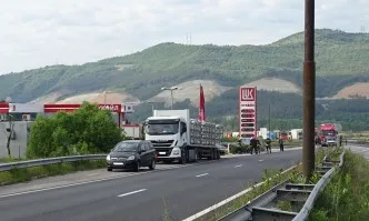 Изтичане на газ спря движението по Е-79 край Благоевград