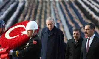 Турция почита 85-та годишнина от смъртта на бащата на нацията Кемал Ататюрк (СНИМКИ)