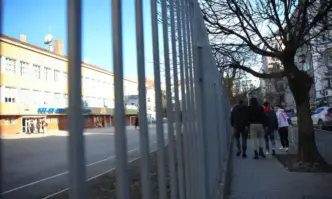 Работна група от учители директори университетски преподаватели експерти от МОН