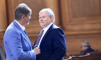 Не виждаме адекватни мерки срещу пандемията И това не е