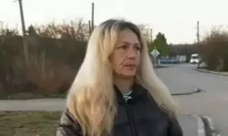 Мъж преби жена си с камъни и юмруци въпреки че