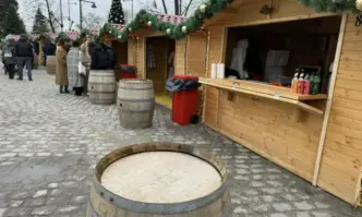 Няма дъно няма край След златистите пластмасови тараби новото ръководство