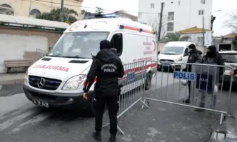 Нападение в католическа църква в Истанбул. Има жертва, нападателите са избягали (ВИДЕА)