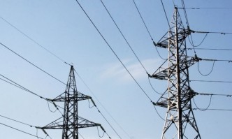 Цената на електроенергията в Европа се понижава докато в България
