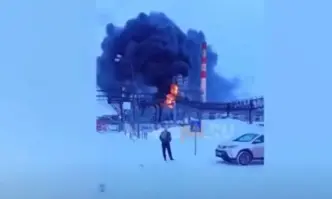 Голям пожар е избухнал в близост до топлоелектрическа централа в