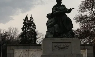 Руското посолство платило ремонта на паметника на окупатора в София