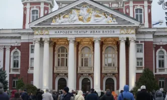 Преди дни напрежението около Народния театър стана повод за създаването
