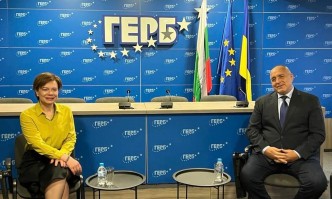 Лидерът на ГЕРБ Бойко Борисов посреща в централата на партията