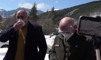 Родопски завод, произвеждащ части за BMW, вече прави маски за лекари