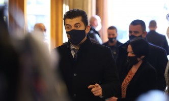 По късно изглеждаше че все пак Скопие са склонили посланикът им