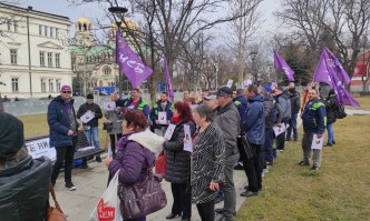 Музейни работници пожарникари и представители на обществения транспорт в София