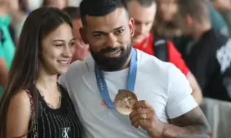 Нека мине сватбата и тогава ще мисля дали да продължа