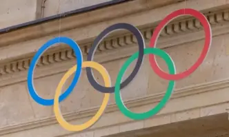 Една от двете боксьорки които всъщност са… мъже е сред