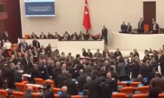 И турските депутати биха за бюджета