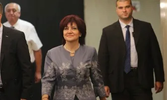 Караянчева: Не съм разпореждала нищо на НСО, те си изпълняват задълженията